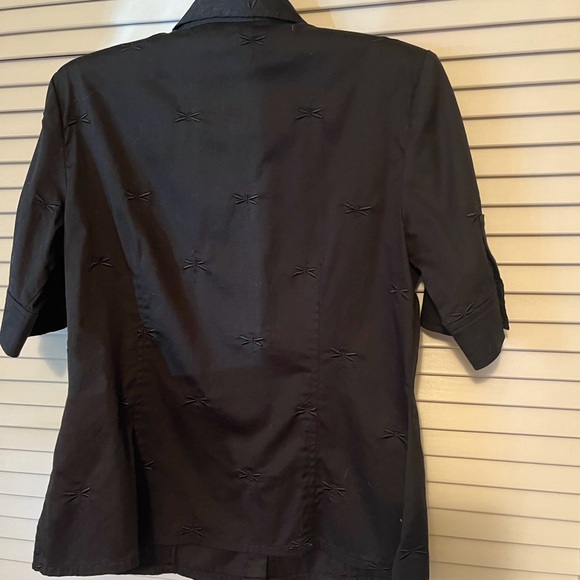 Talbots Short sleeve black Dragonfly blouse. Size small - Picture 2 of 8